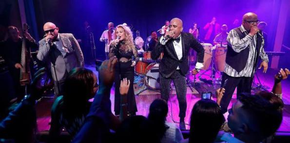 Baile desde casa con la orquesta cubana Van Van Baile desde casa con la orquesta cubana Van Van